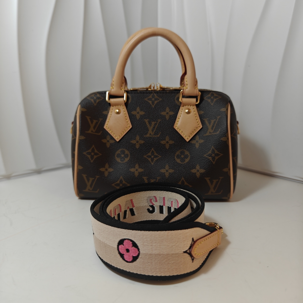 Louis Vuitton Monogram Speedy Bandouliere 20 Handbag w/Microchip and Insert